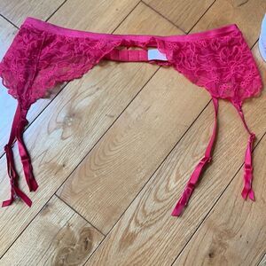Vintage Victoria secret red adjustable garter belt floral lace sz M/L